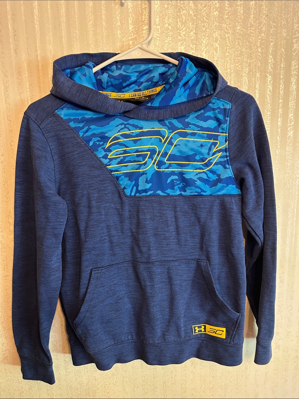 3!!! Bundle of Under Armour Boys Hoodies Steph Curry. 2 YLarge and 1 YXL